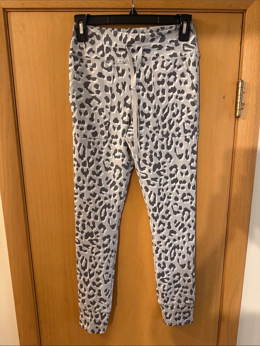 Offline Aerie Women’s Animal Cheetah Print Joggers Leggings Gray Size Medium